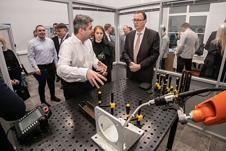 Лаборатория промышленной робототехники в Государственном университете аэрокосмического приборостроения г. Санкт - Петербург